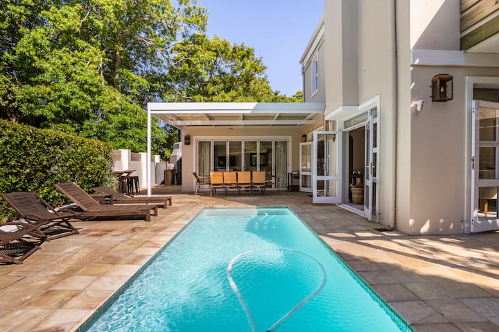 Luxury 3 bedroom house with Mountain View’s