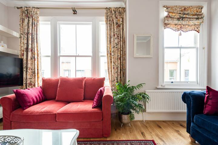 Luxury London Retreat – Designer 3-Bed Flat Fulham gallery image 3