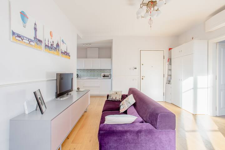 Elegant Florentine apartment with elevator, also ideal for families gallery image 2