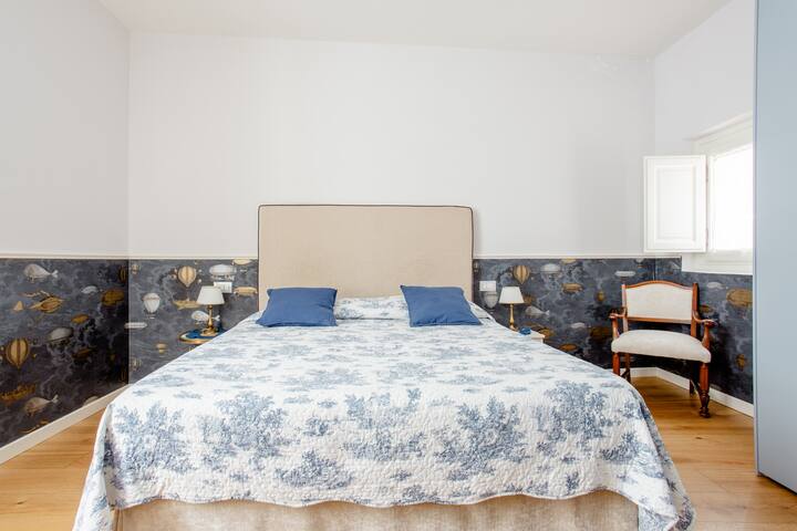 Elegant Florentine apartment with elevator, also ideal for families gallery image 4