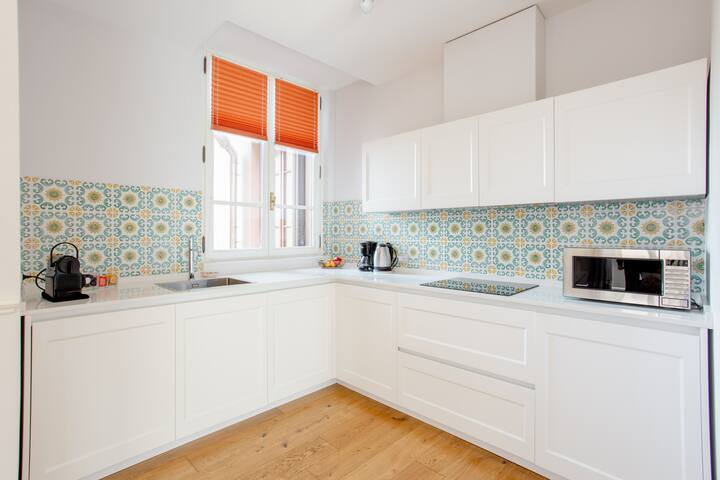 Elegant Florentine apartment with elevator, also ideal for families gallery image 3