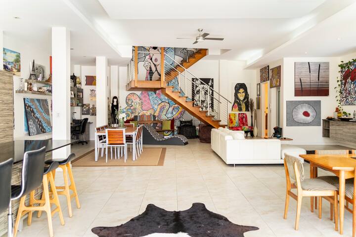 Direct Water Access to Pittwater from a Creative Retreat gallery image 2