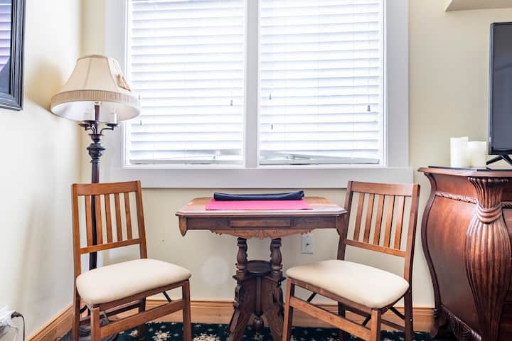 In Town-haus Chikamin  -Garden Room - Leavenworth, WA