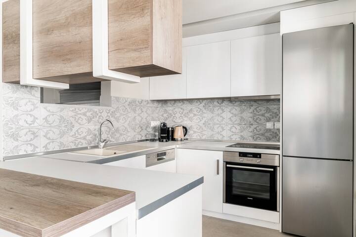 Chic Maisonette in the Heart of Athens gallery image 5