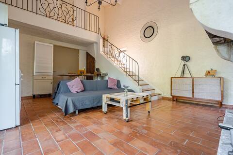 Charming 1 bedroom duplex in Luberon. Pool&Nature
