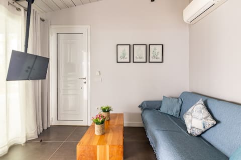 Top performing Airbnb: Katerina Mare Lourdas - 5 steps from the beach in Περιφέρεια Ιονίων Νήσων