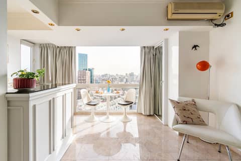 Popular Airbnb listing: SKY HOUSE Retiro - Beautiful studio 21st floor in Retiro