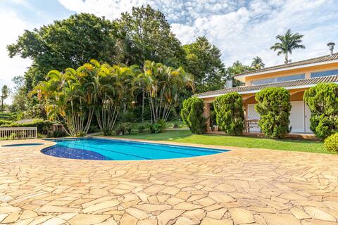 Superb Villa with lake and forest views