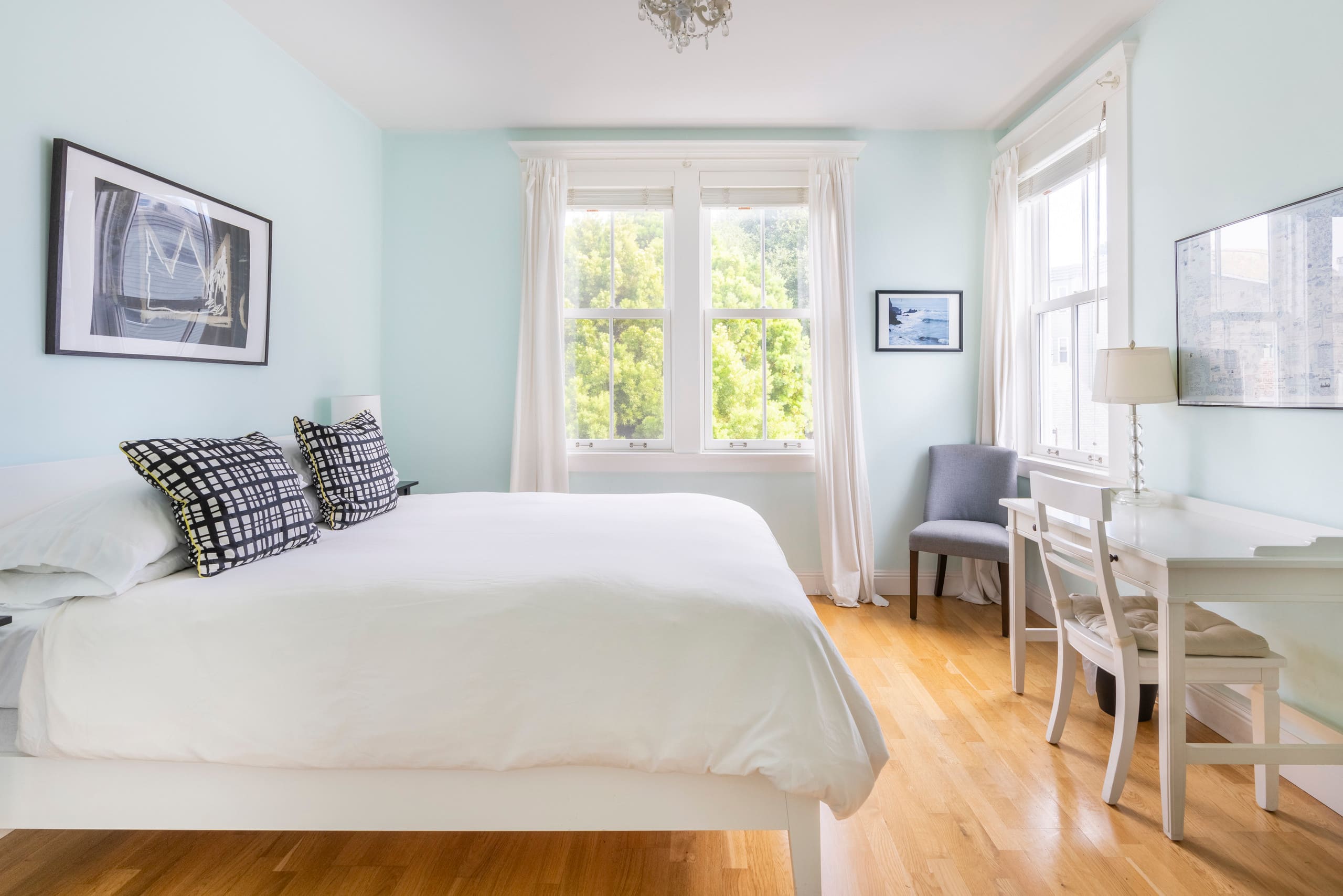 Home in San Francisco · ★4.97 · 3 bedrooms · 3 beds · 2.5 baths - Image 23