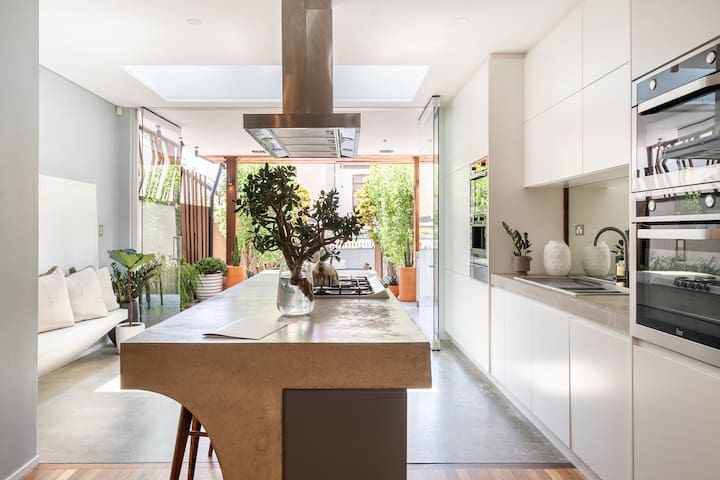 Collected/Places Woolloomooloo – The heart of Syd gallery image 4