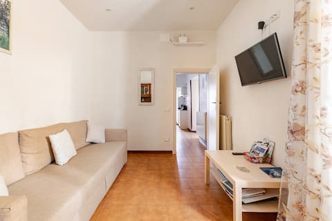 Proprietà Airbnb di successo: "Vicolo Verde" in the heart of Pietrasanta a Pietrasanta