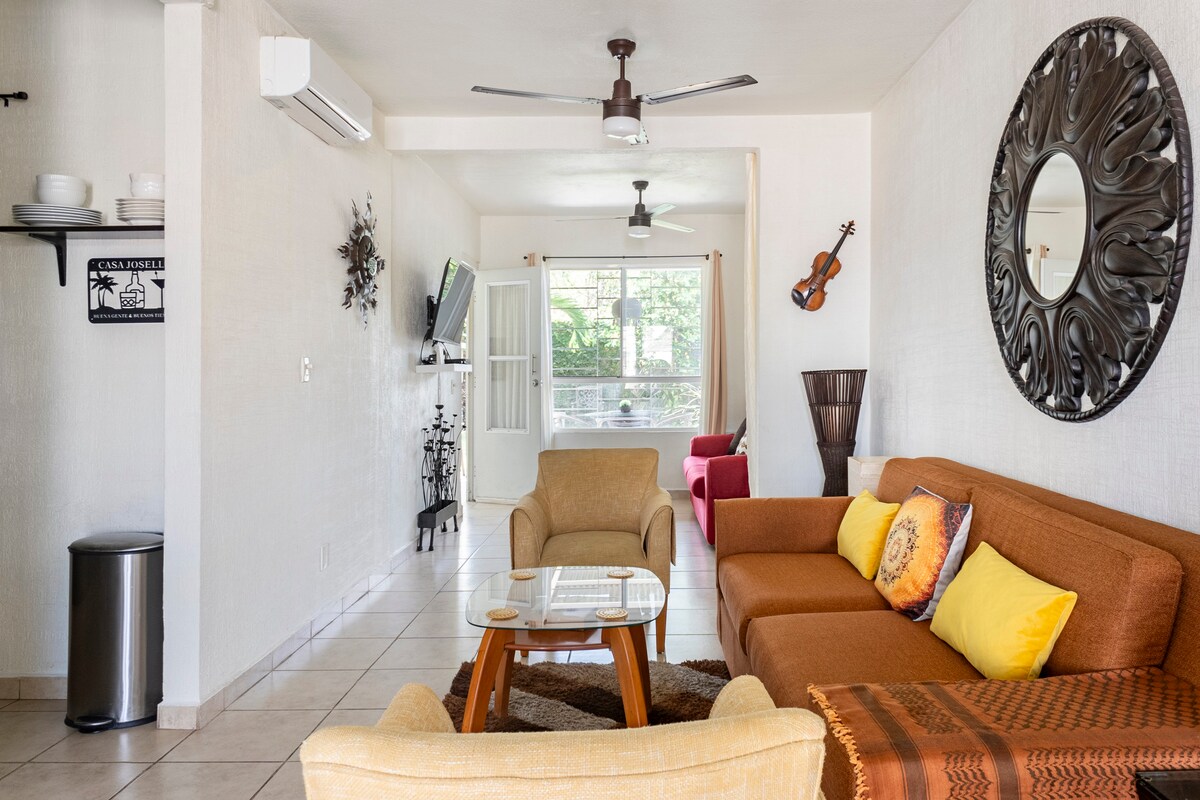 Anuncio de Airbnb popular: CASA JOSELLA*PLAYA DEL CARMEN*POOL, PATIO, TERRACE en Luis Donaldo Colosio