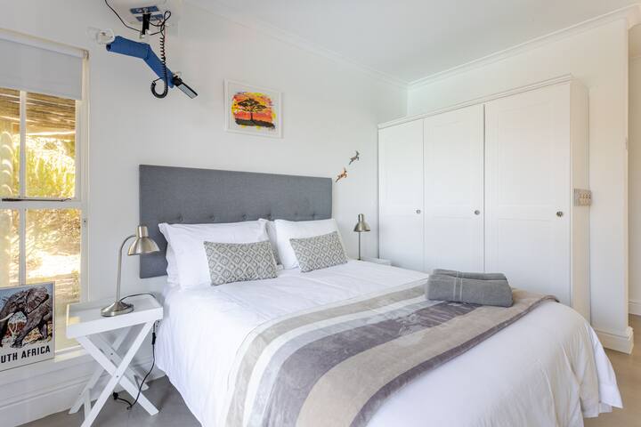 Beach Views | Wheelchair Friendly | Pool | Solar gallery image 2