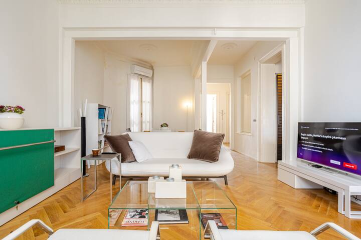 Modern, spacious flat with view ! gallery image 2