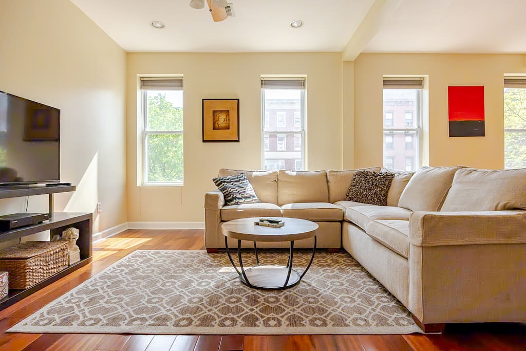 2 Bedroom, 2 Bath apartment in superb location