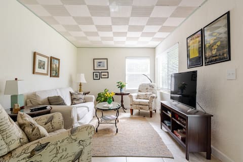 Relaxing 2BR Lakeview Retreat Close to Attractions