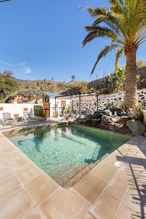 Las Casas de La Rueda (The Wheel Houses) - El Patio