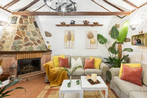 Top performing Airbnb: Las Casas de La Rueda (The Wheel Houses) - El Patio in San Bartolomé De Tirajana