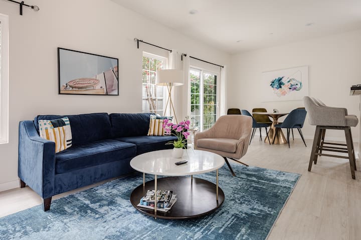 Hollywood Luxury minutes 2 Universal/Gated parking