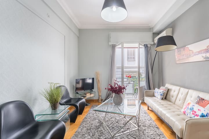 2BDR apt in Acropolis/next to OlympusZeusTemple