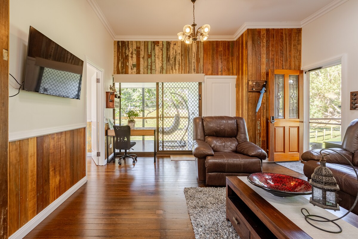 Popular Airbnb listing: Entire Cottage ~ Come Stay At Pine Ridge Cottage. in Tweed Shire Council