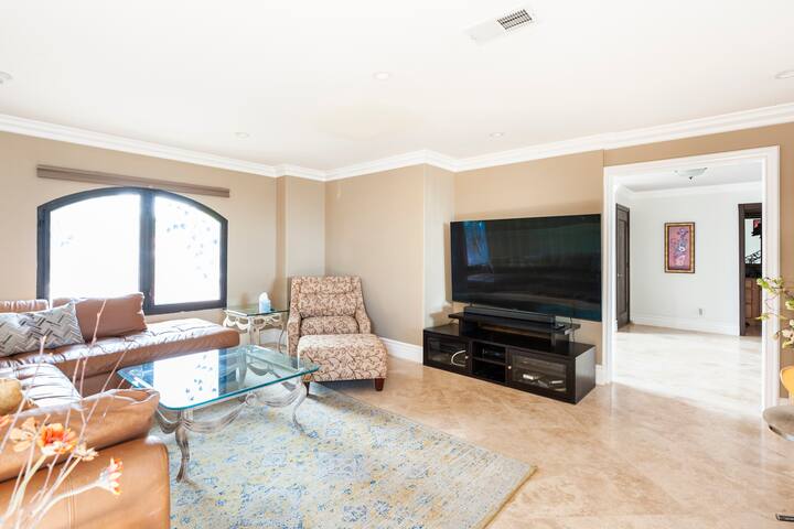 Calabasas Villa Lake View Home gallery image 5