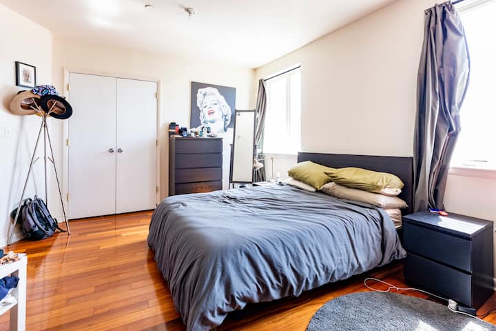 Голяма спалня