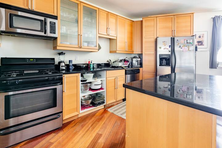 3 Bedroom Apt, BK – Williamsburg gallery image 3