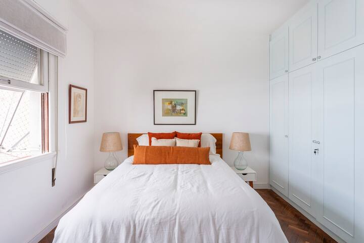 Colorful Art-Inspired Retro Chic Apartment gallery image 5