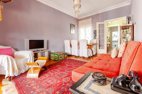 Top performing Airbnb: astis well living - unique top floor experience in ΠΛΑΤΕΙΑ ΒΙΚΤΩΡΙΑΣ