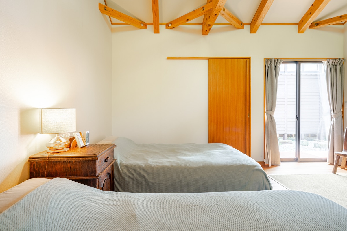 海や江ノ島、富士山が一望できる山の上のリゾートATTA Hotel INAMURA