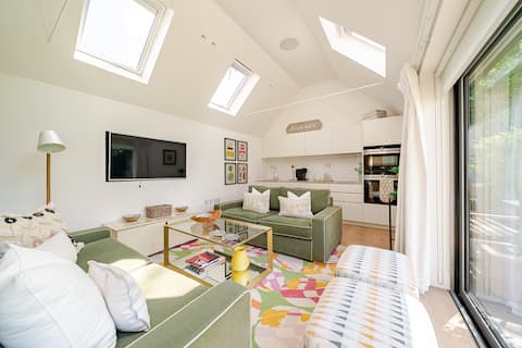 Top Airbnb: Apartment 24 GERRARDS CROSS in Buckinghamshire