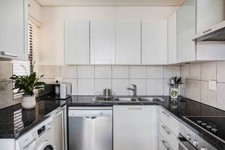 Hout Bay Beach Apartment gallery image 4