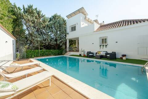 Luxury Villa in Seville private Pool-garden &views