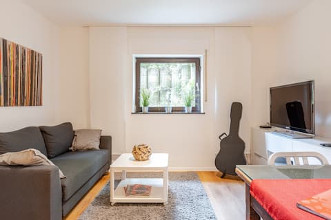 Beliebte Airbnb-Anzeige: Beautiful basement apartment, near Düsseldorf Messe in Rhein Kreis Neuss
