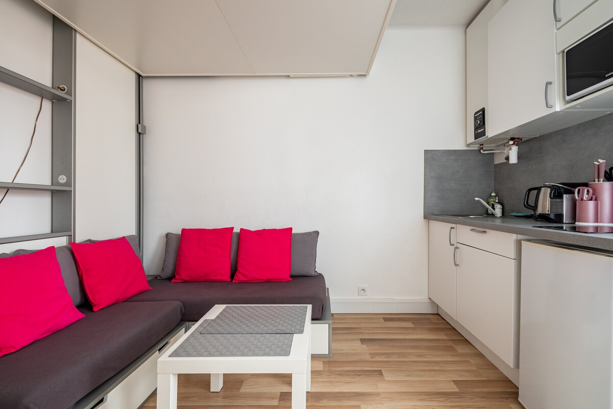 Proprietà Airbnb di successo: Furnished studio near La Défense a Puteaux