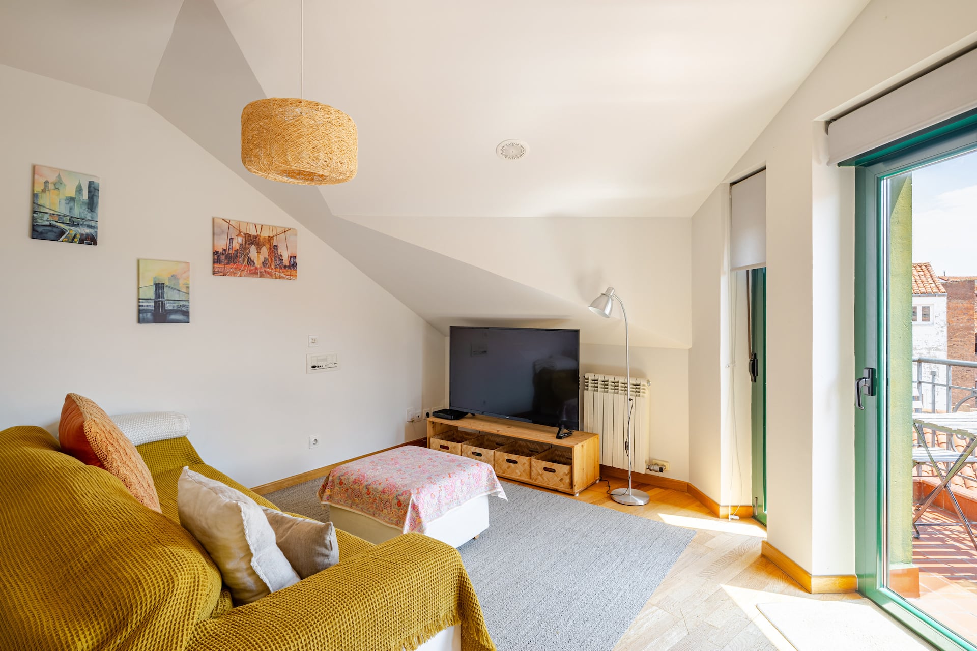Beautiful penthouse with terrace next to C/ Ancha. 2 bedrooms