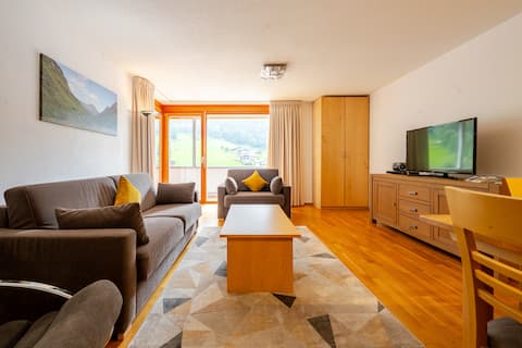 Sunny 2-Room Condo - nice view and balcony