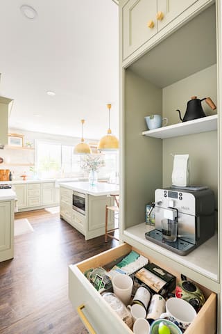 Family Haddon Hill home close to Lake & SF gallery image 3