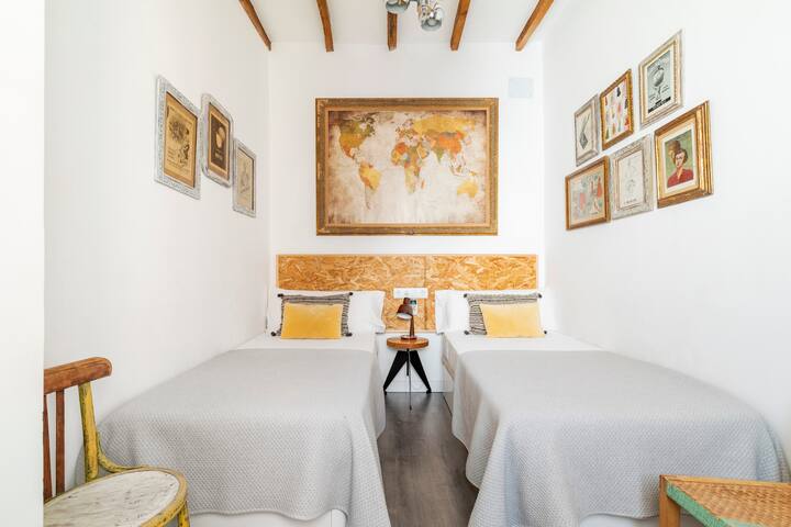 Exclusive Penthouse city centre, 3 BR , 2 Baths gallery image 5