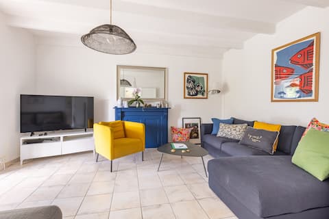 Family home near Bénodet with pool