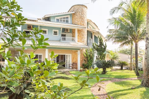 High-end beachfront house, heated pool optional