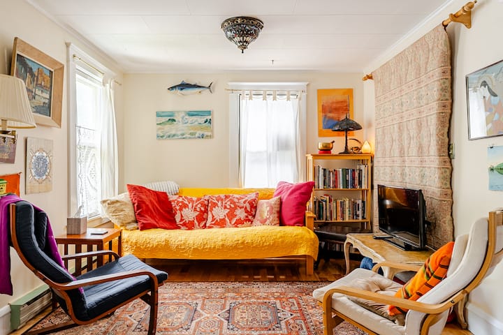 Charming Old North End Bungalow - Burlington