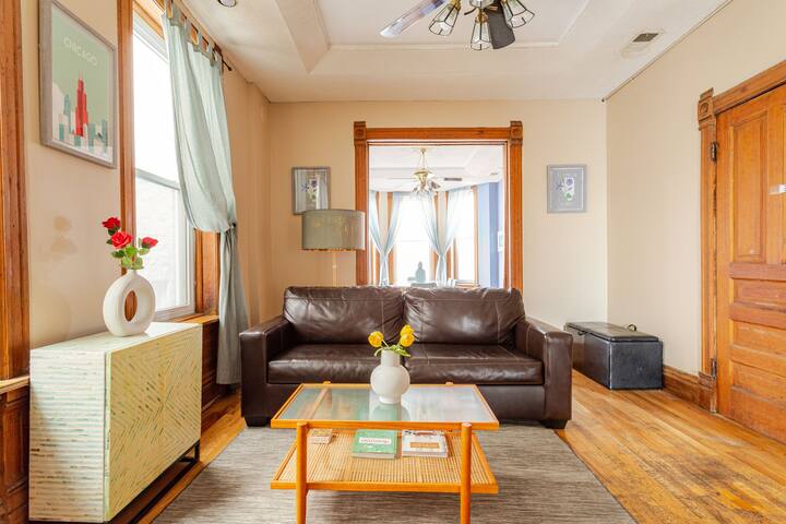 Chi-town Comfort | 3BR | Bucktown | Wicker Pk