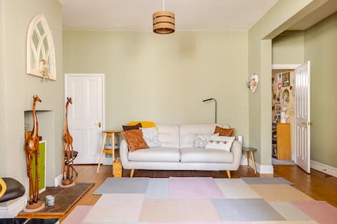 Warm and comfortable home in Westbury Park.