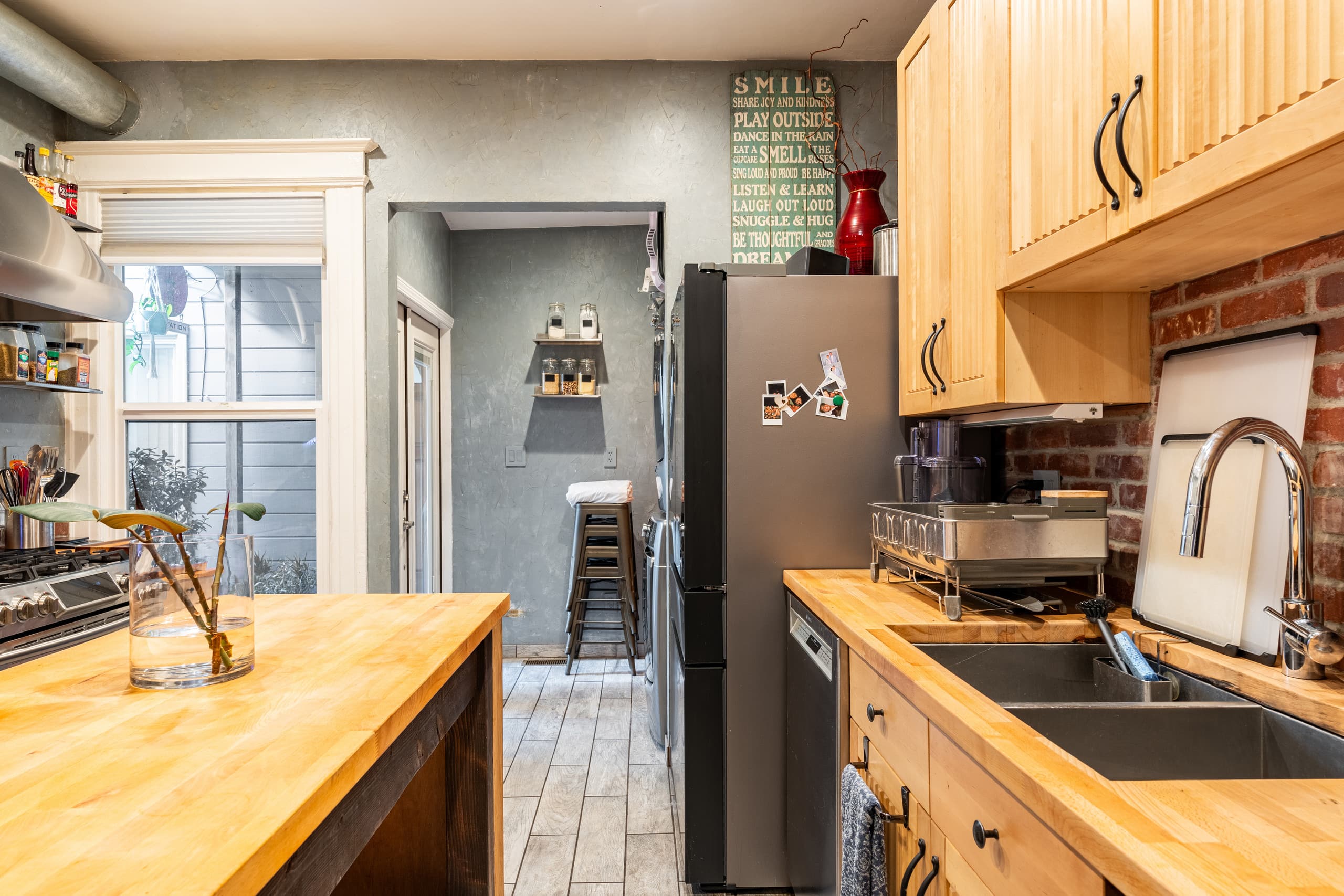 Home in San Francisco · ★4.98 · 2 bedrooms · 3 beds · 1.5 baths - Image 11