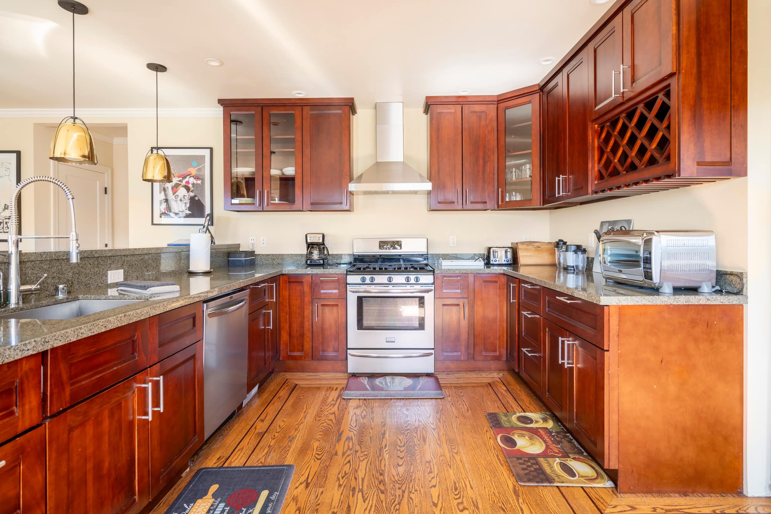 Home in San Francisco · ★4.79 · 3 bedrooms · 5 beds · 2 baths - Image 12