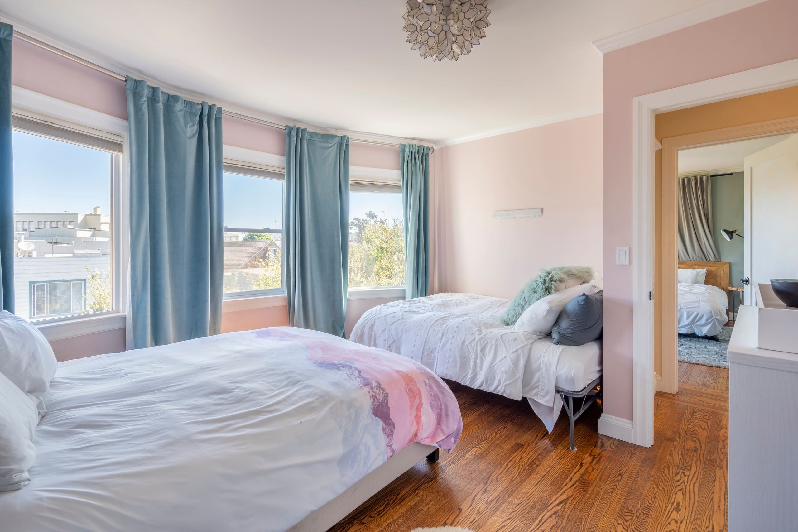 Home in San Francisco · ★4.79 · 3 bedrooms · 5 beds · 2 baths - Image 22
