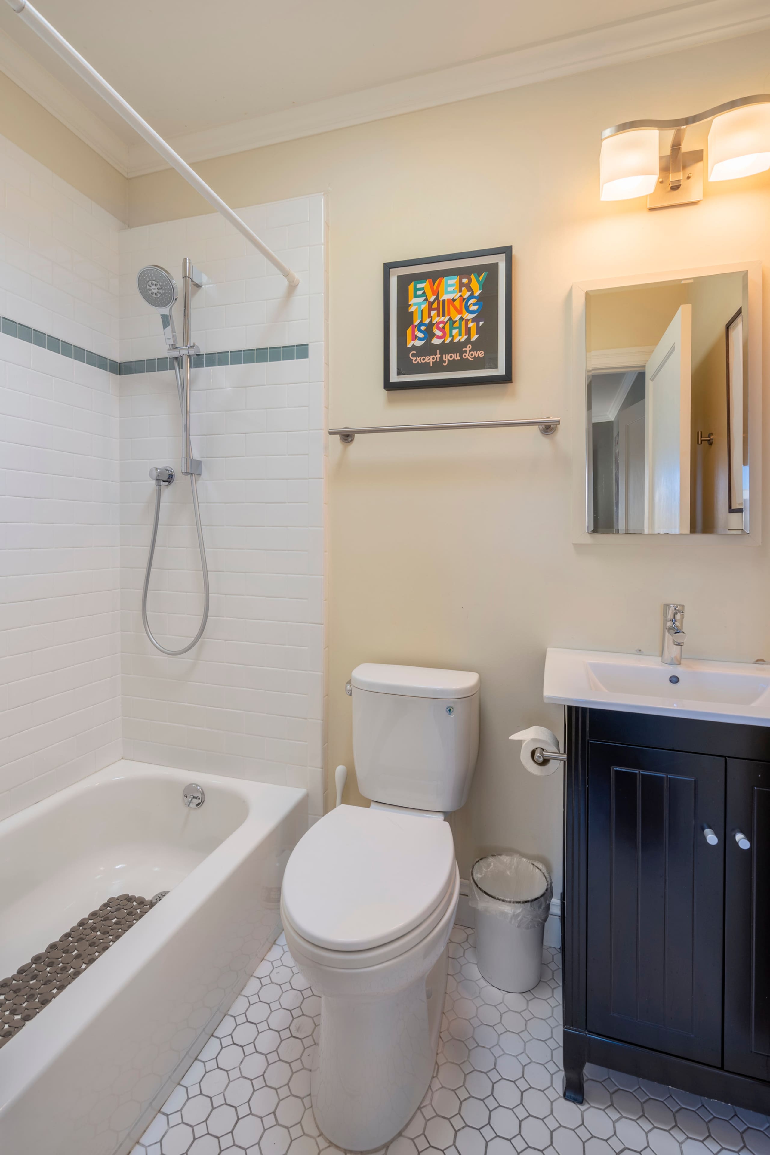 Home in San Francisco · ★4.79 · 3 bedrooms · 5 beds · 2 baths - Image 39