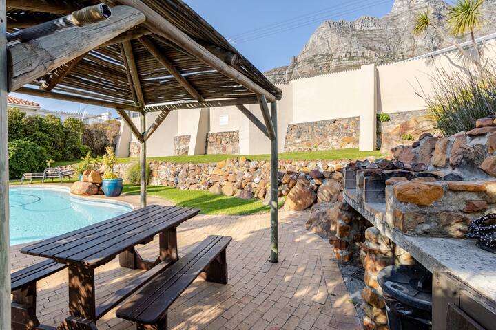 modern cottage with beach views gallery image 4